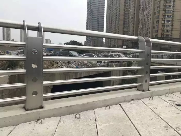 不锈钢护栏的品质标准及应注意的问题